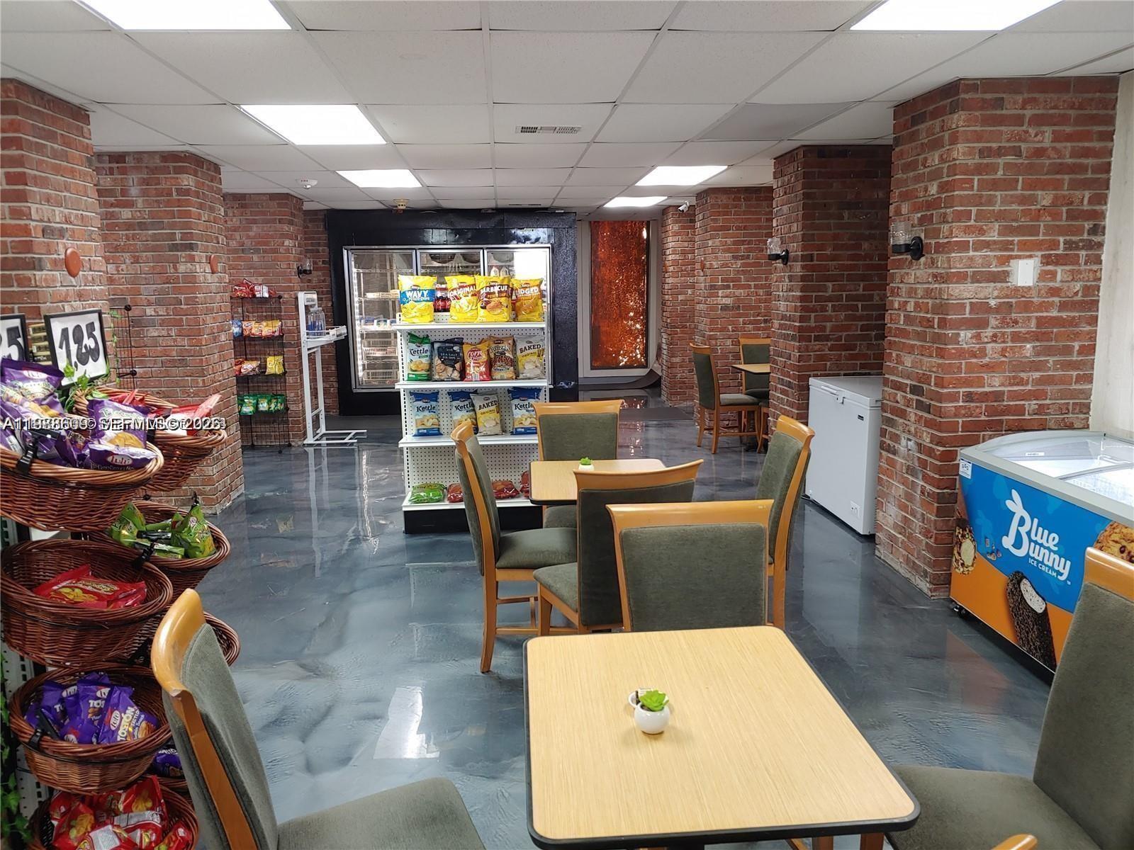 6039 Collins Ave #1710 Miami Beach, FL 33140