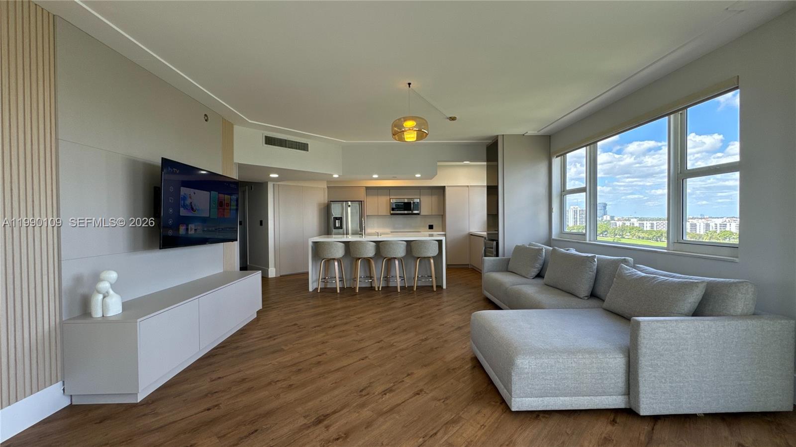 20000 E Country Clb Dr #1016