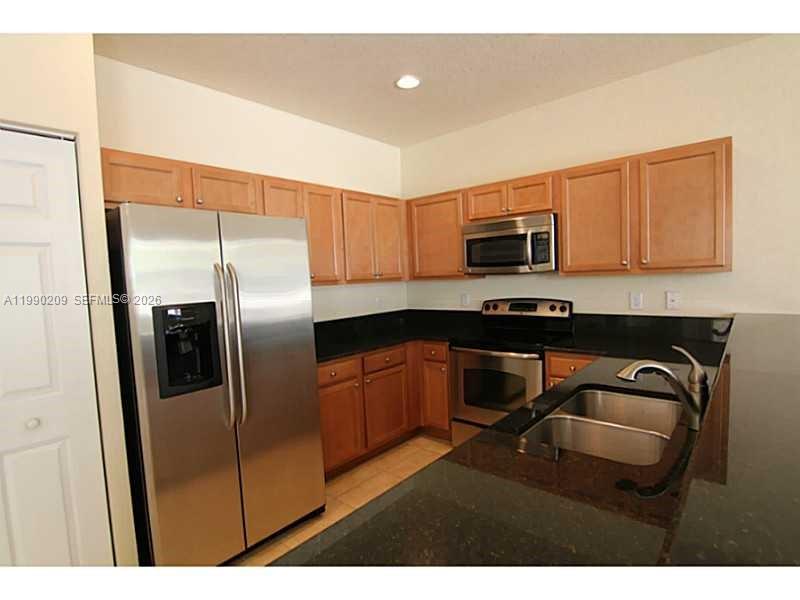 11277 NW 44th Ter Doral, FL 33178
