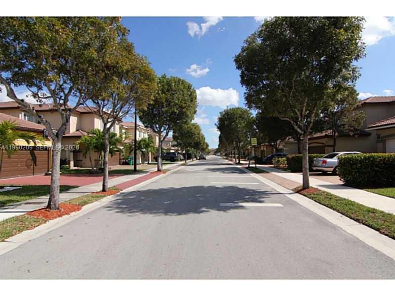 11277 NW 44th Ter Doral, FL 33178