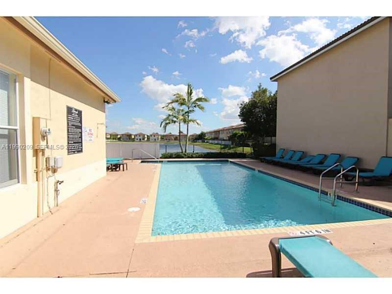 11277 NW 44th Ter Doral, FL 33178