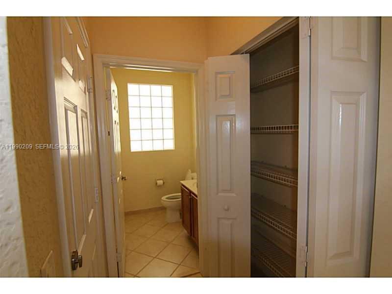 11277 NW 44th Ter Doral, FL 33178