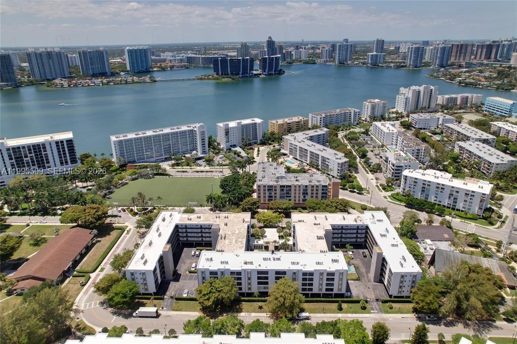 201 178th Dr #423 Sunny Isles Beach, FL 33160