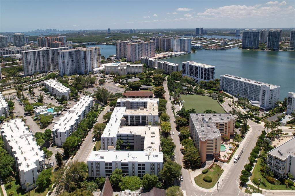 201 178th Dr #423 Sunny Isles Beach, FL 33160