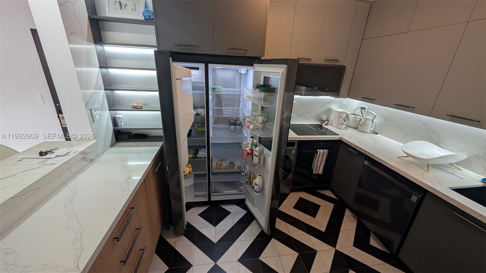 1500 Bay Rd #822S Miami Beach, FL 33139