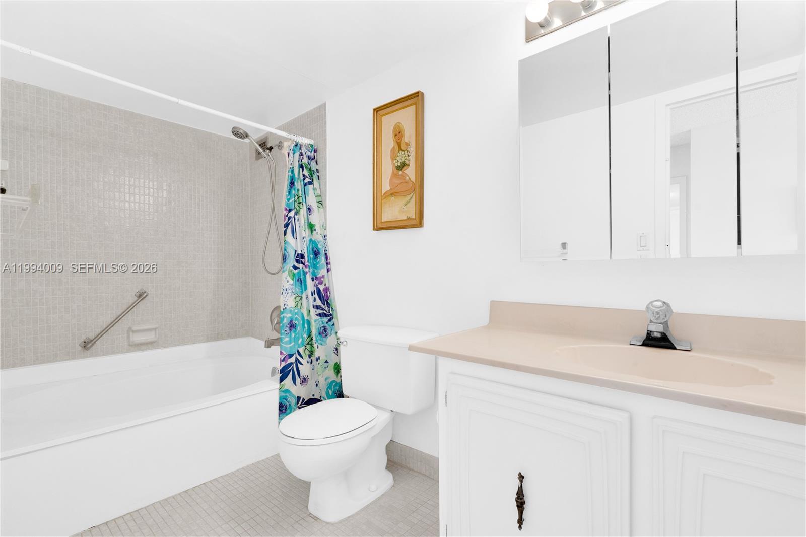 1000 Parkview Dr #822 Hallandale Beach, FL 33009