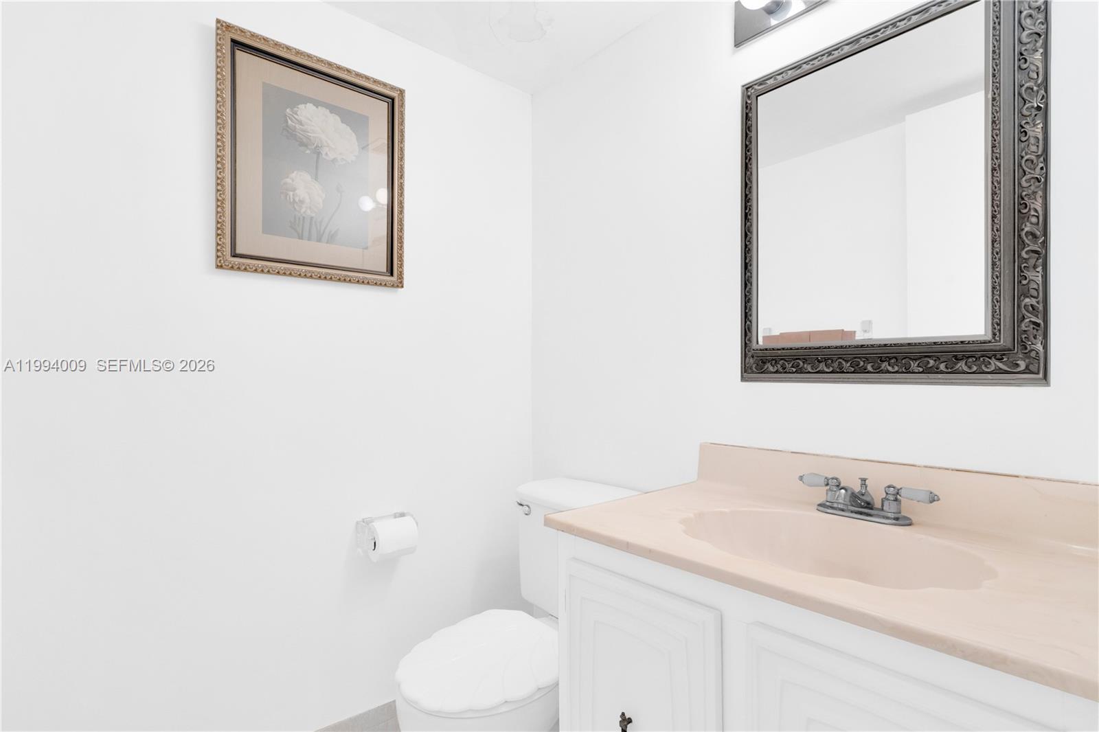 1000 Parkview Dr #822 Hallandale Beach, FL 33009