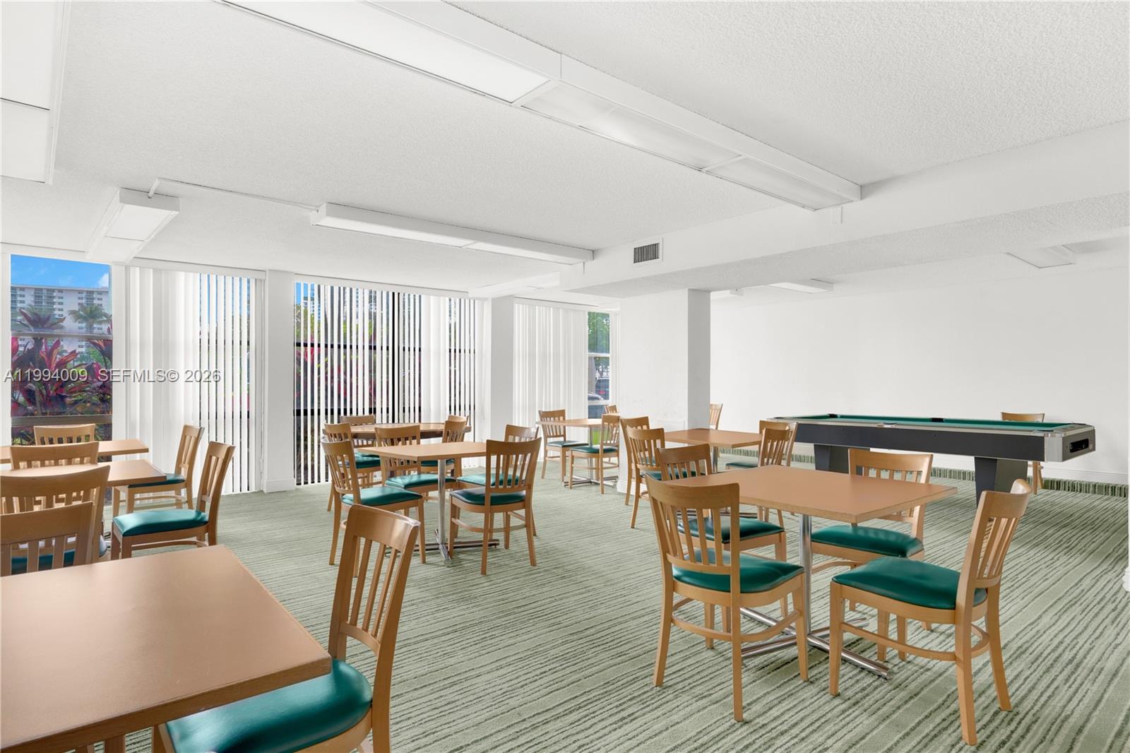 1000 Parkview Dr #822 Hallandale Beach, FL 33009