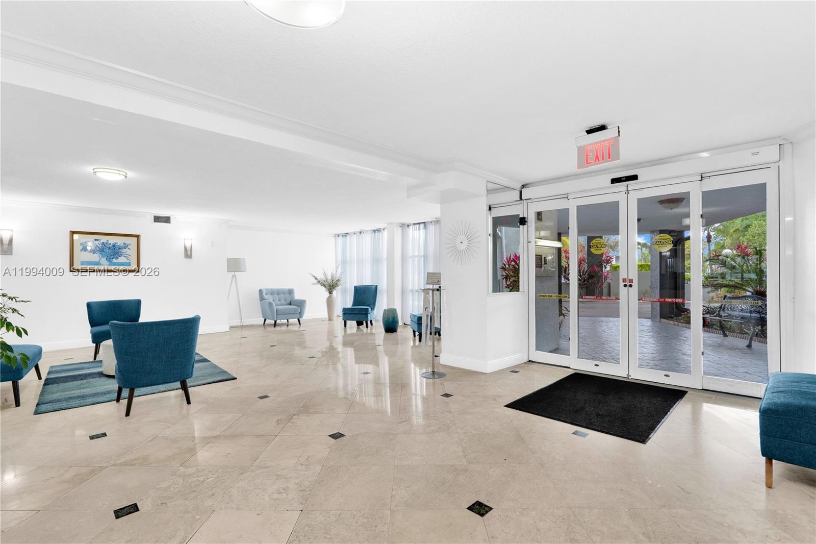 1000 Parkview Dr #822 Hallandale Beach, FL 33009