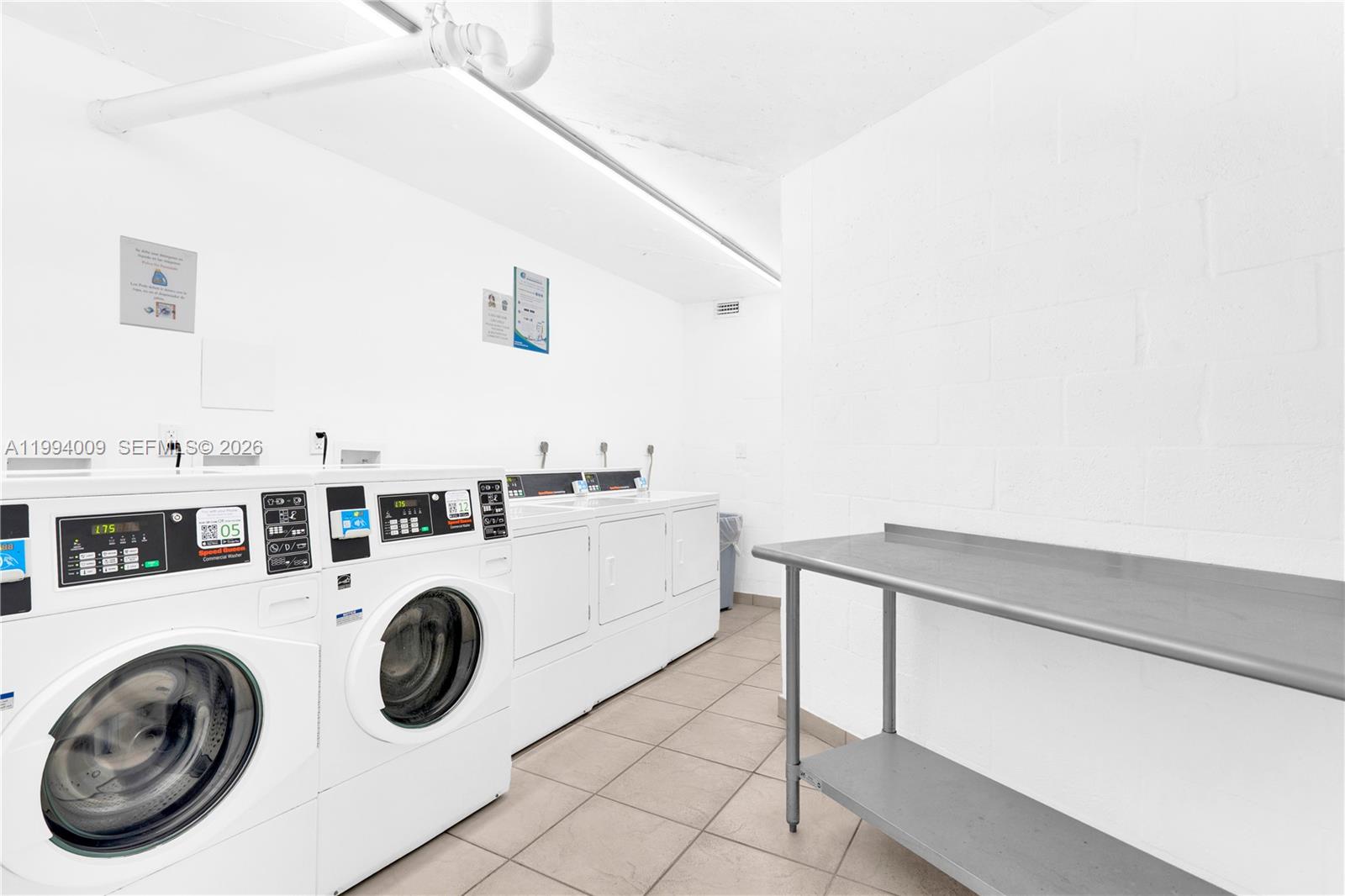 1000 Parkview Dr #822 Hallandale Beach, FL 33009