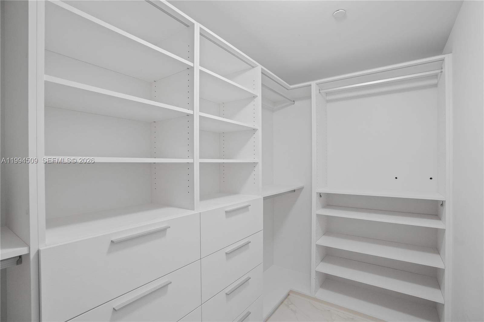 16385 NE Biscayne Blvd #1402 North Miami Beach, FL 33160