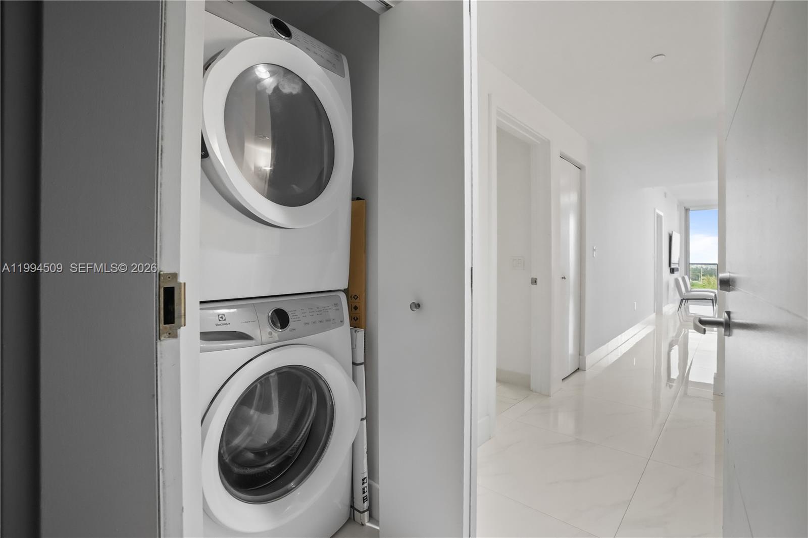 16385 NE Biscayne Blvd #1402 North Miami Beach, FL 33160