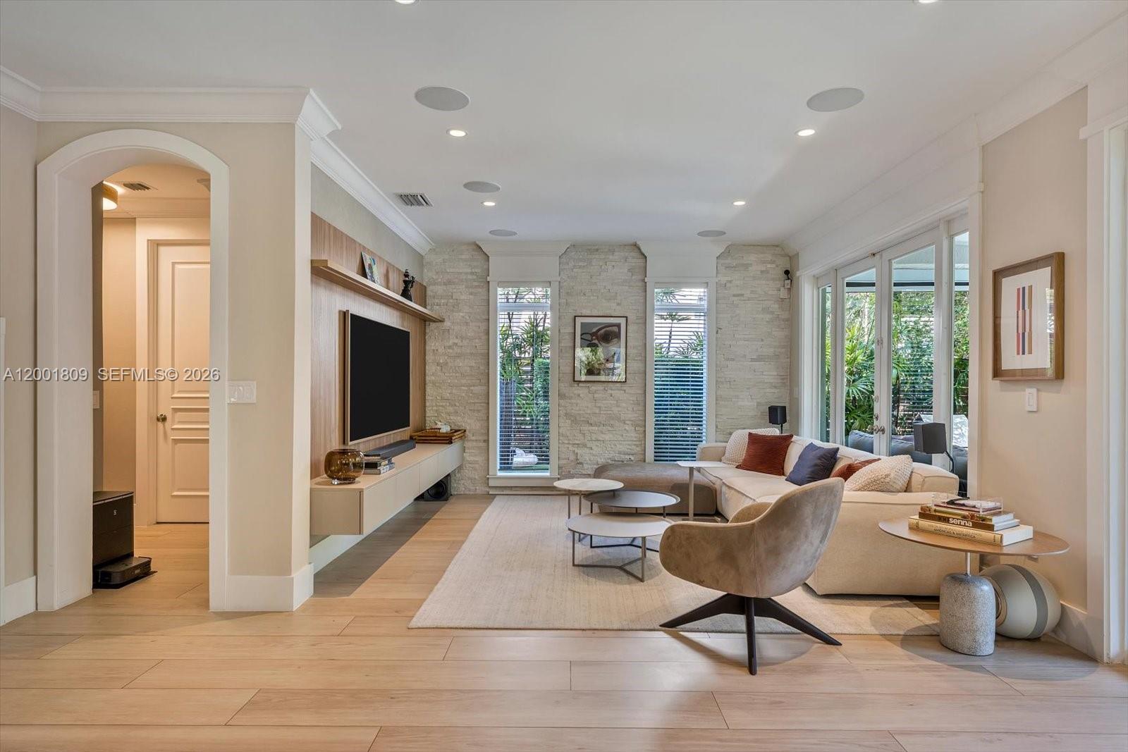 4090 Barbarossa Ave Miami, FL 33133