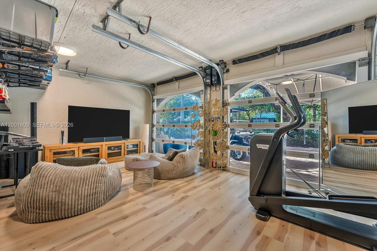 4090 Barbarossa Ave Miami, FL 33133