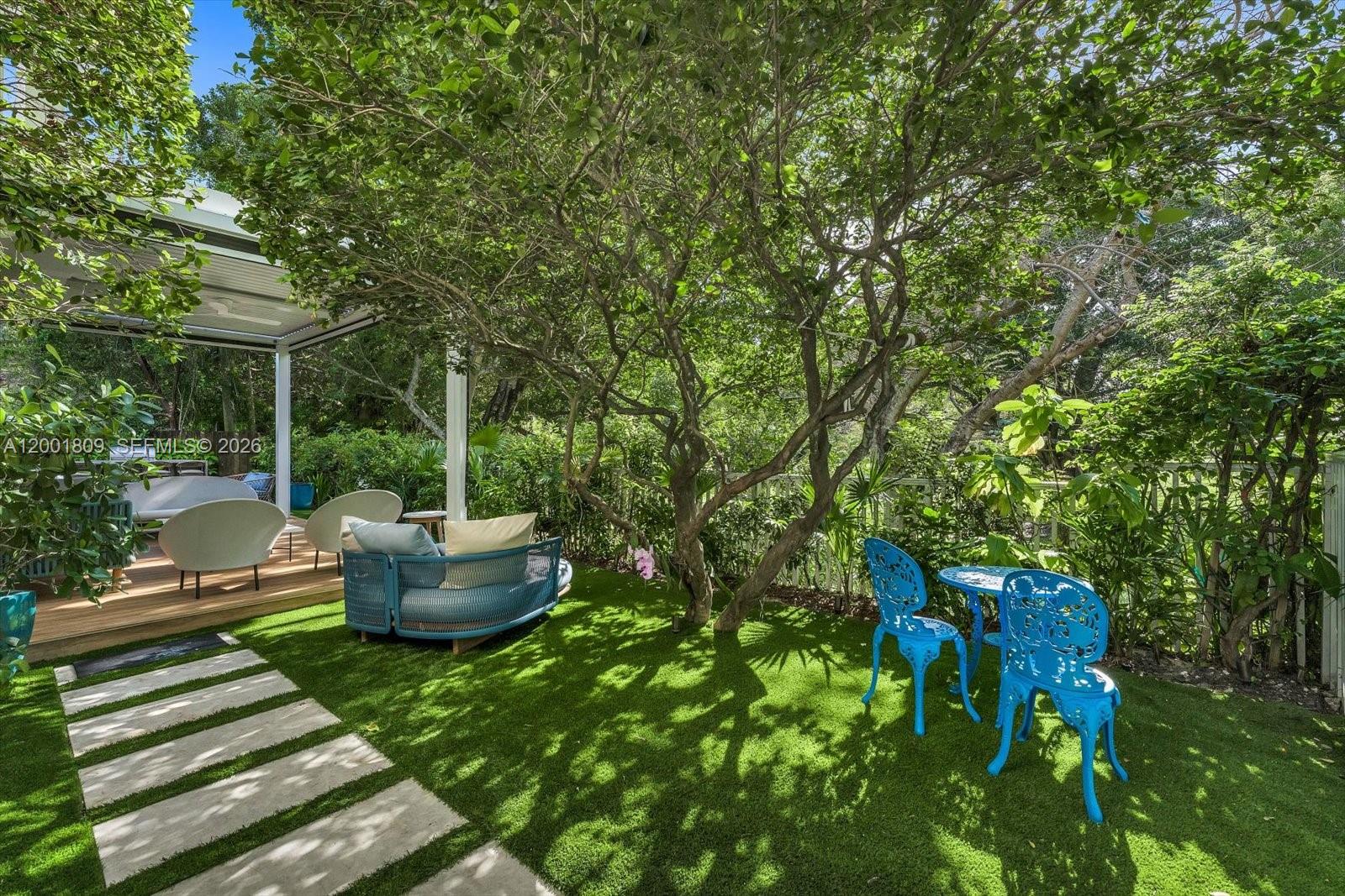 4090 Barbarossa Ave Miami, FL 33133