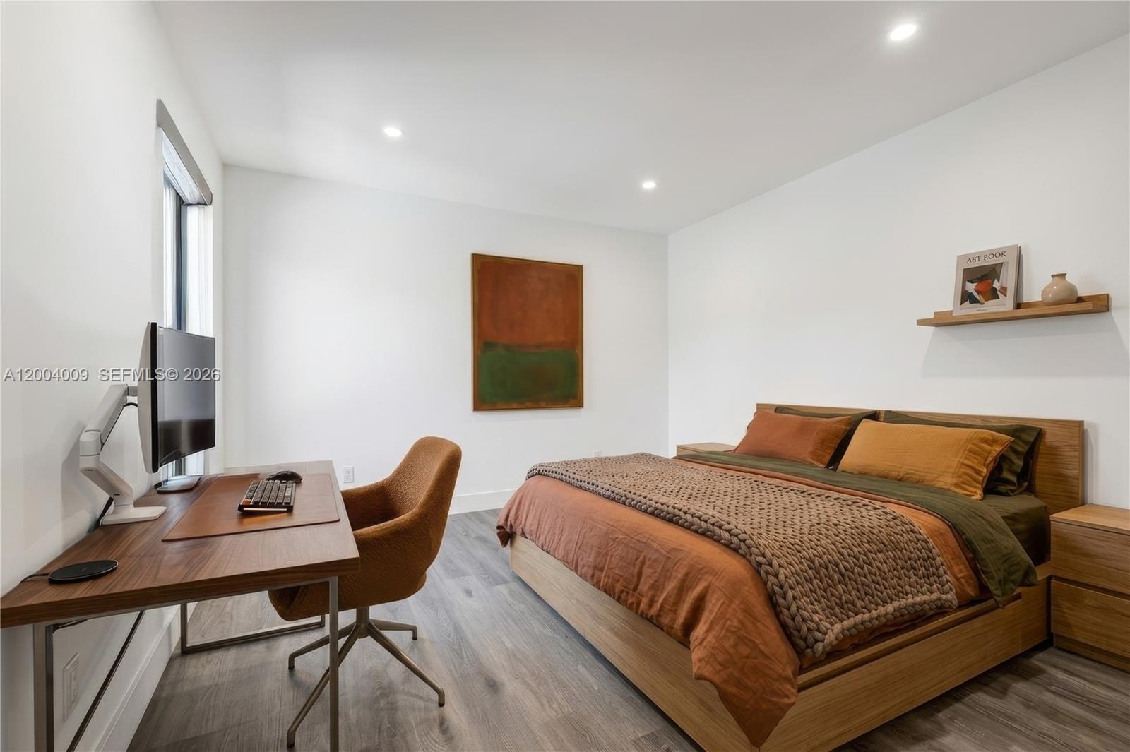 2152 SW 10th St Miami, FL 33135