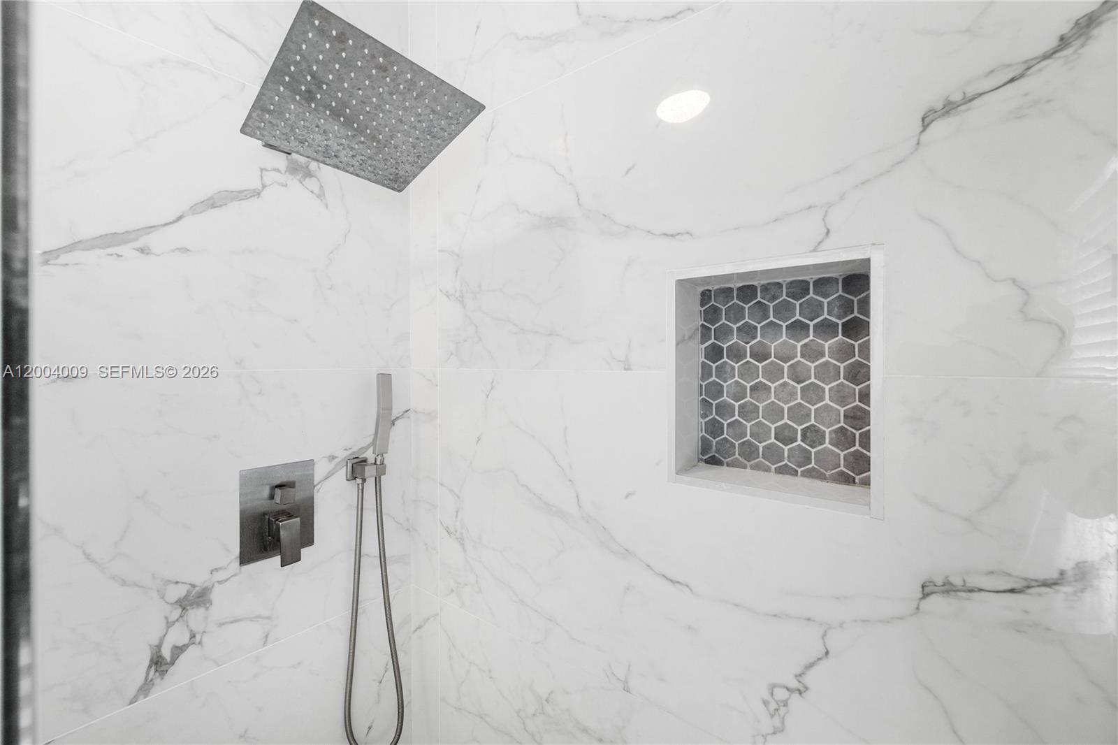 2152 SW 10th St Miami, FL 33135