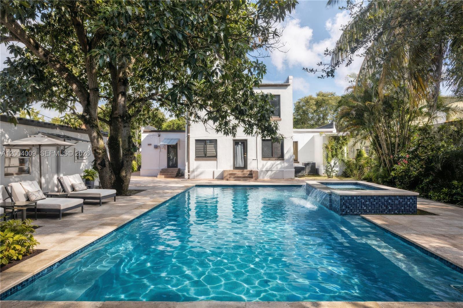 2152 SW 10th St Miami, FL 33135