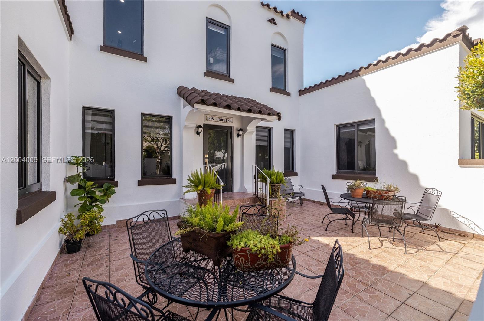 2152 SW 10th St Miami, FL 33135