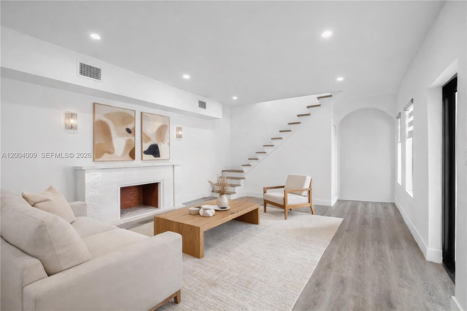 2152 SW 10th St Miami, FL 33135