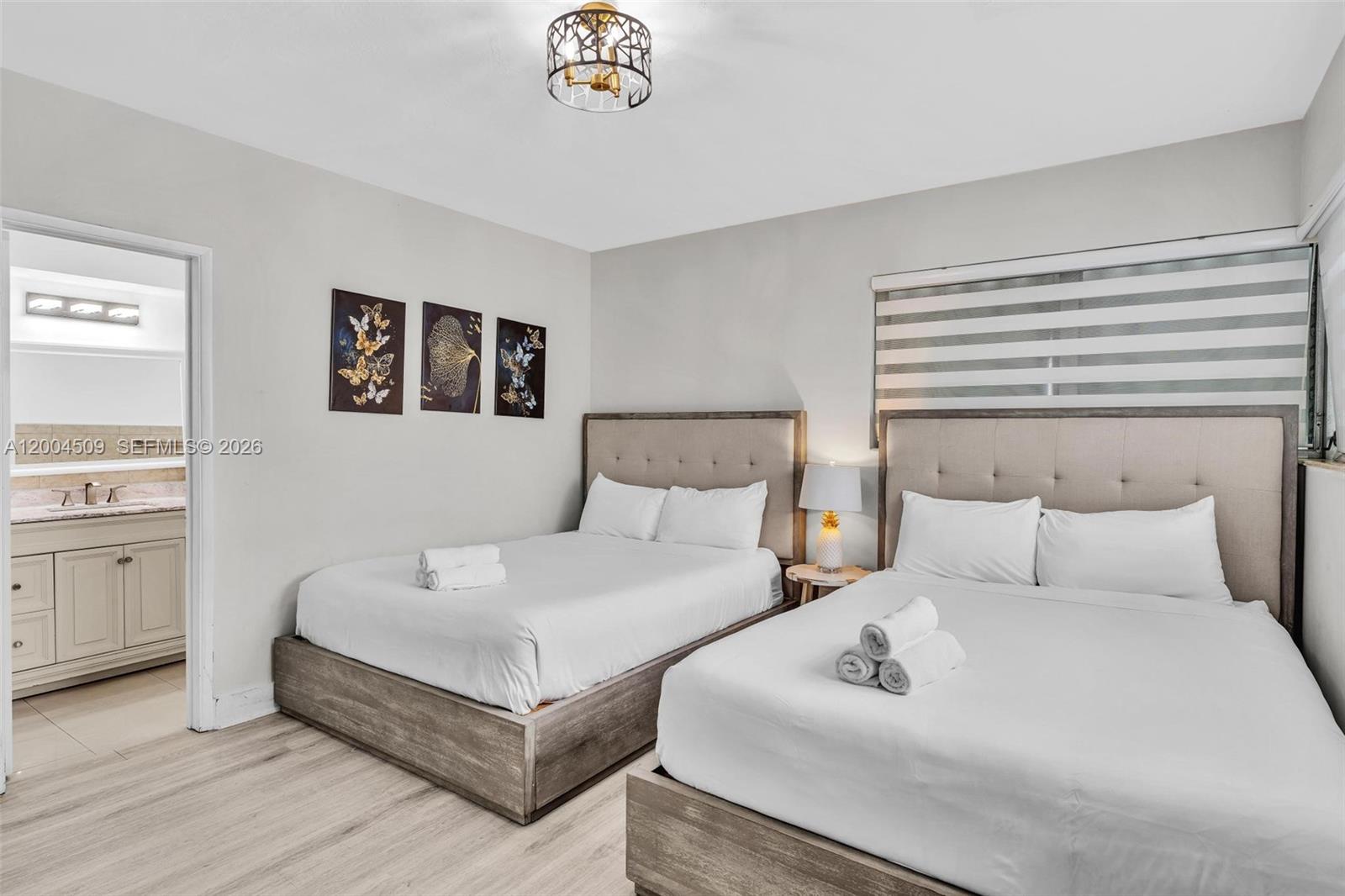 image Ten Thousand Plaza1