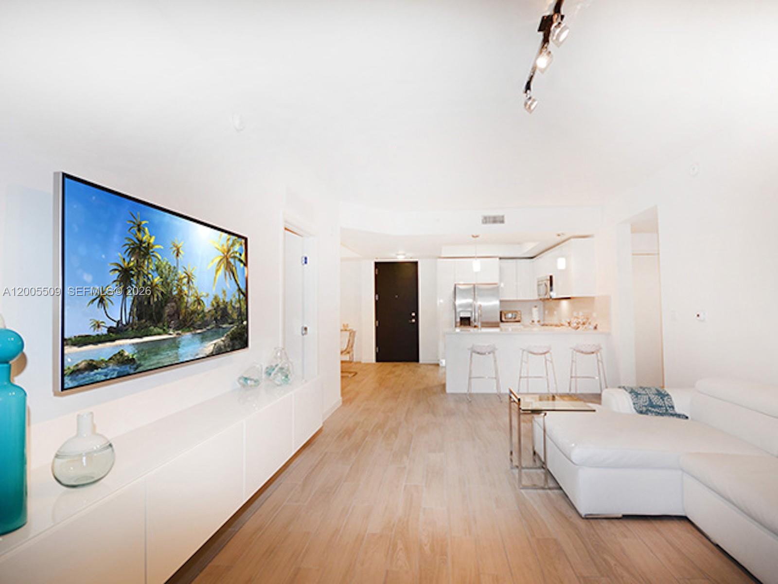 999 SW 1st Ave #1611 Miami, FL 33130