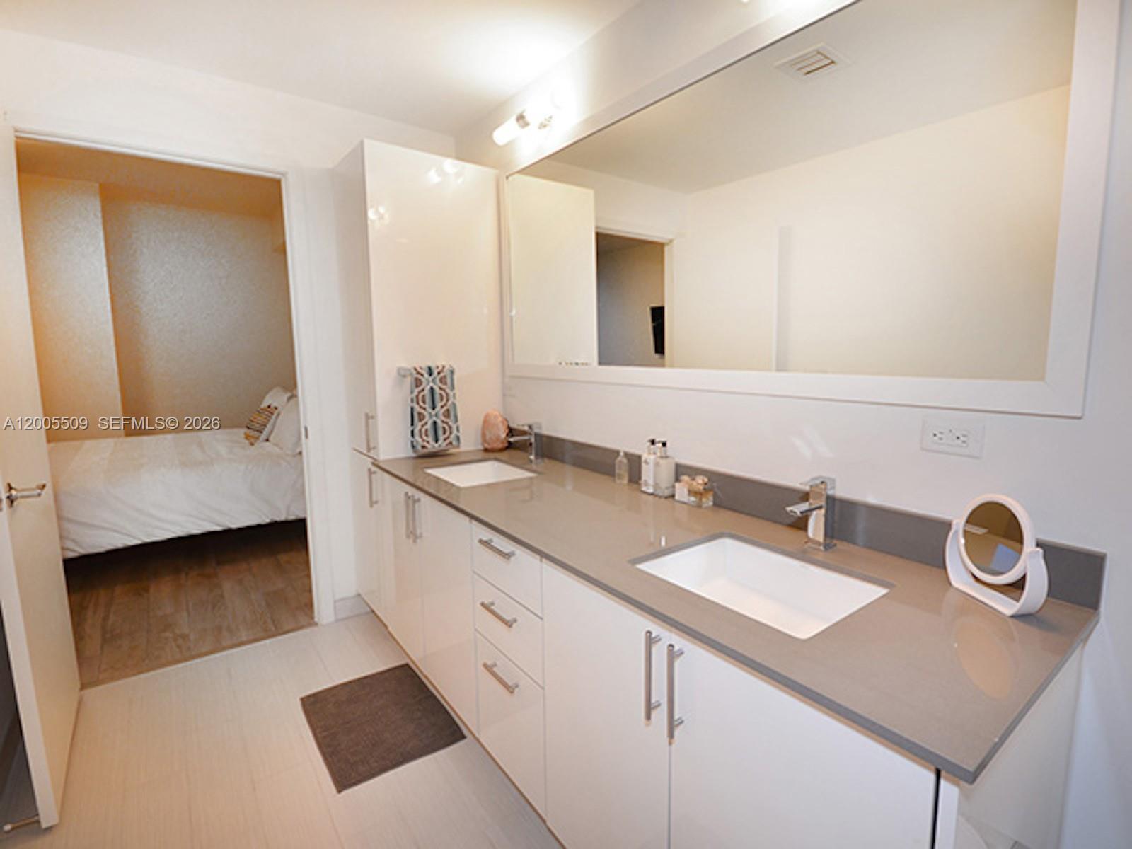 999 SW 1st Ave #1611 Miami, FL 33130