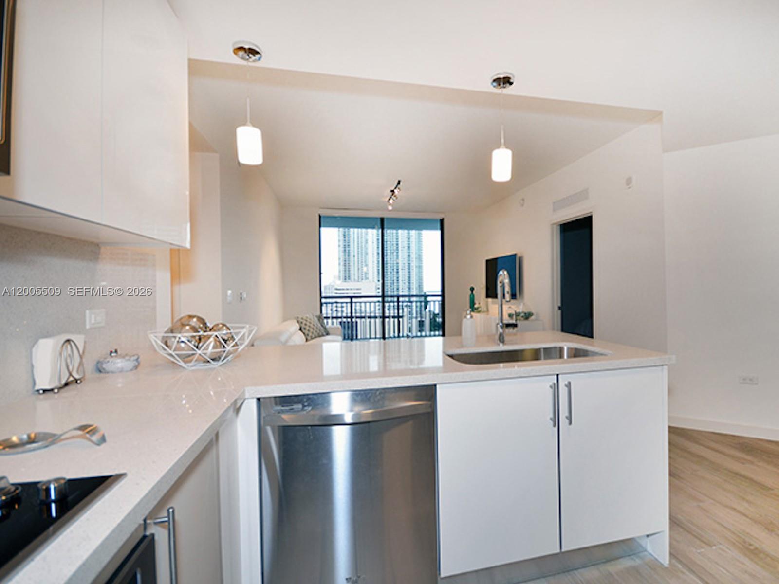 999 SW 1st Ave #1611 Miami, FL 33130