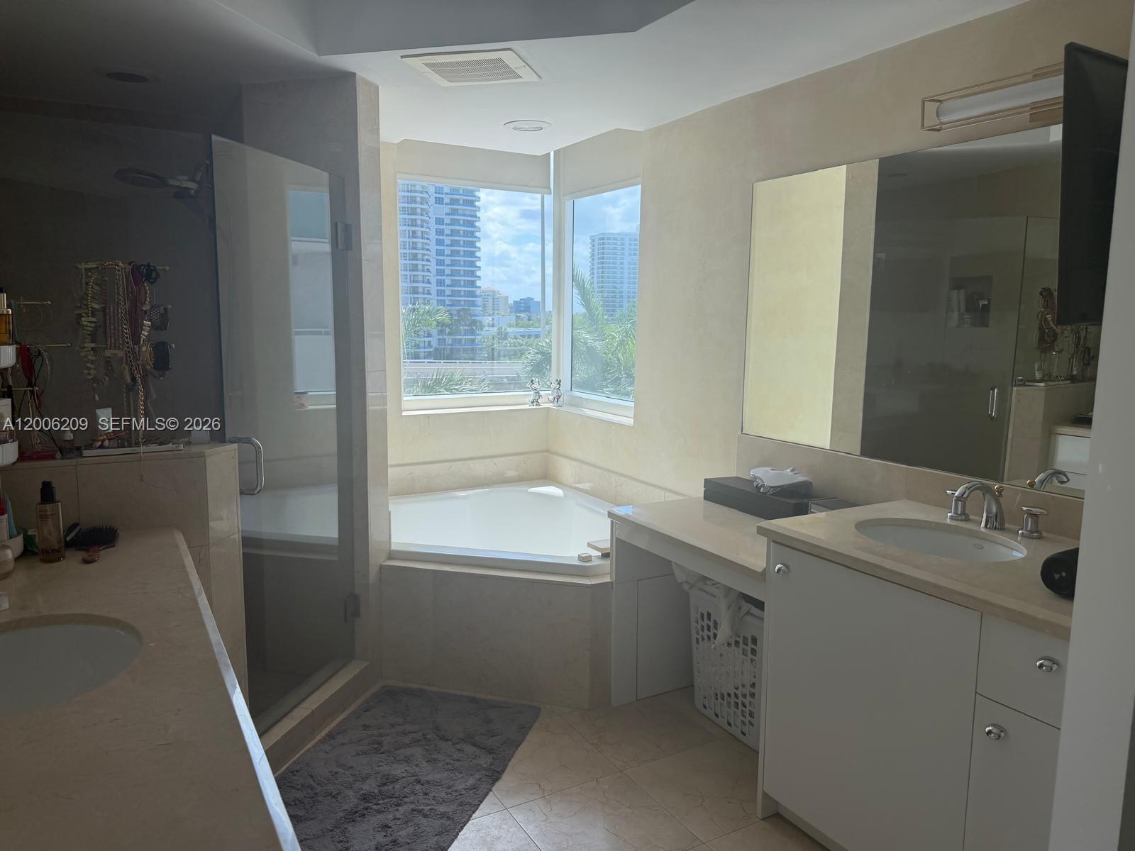 19400 Turnberry Way #331 Aventura, FL 33180