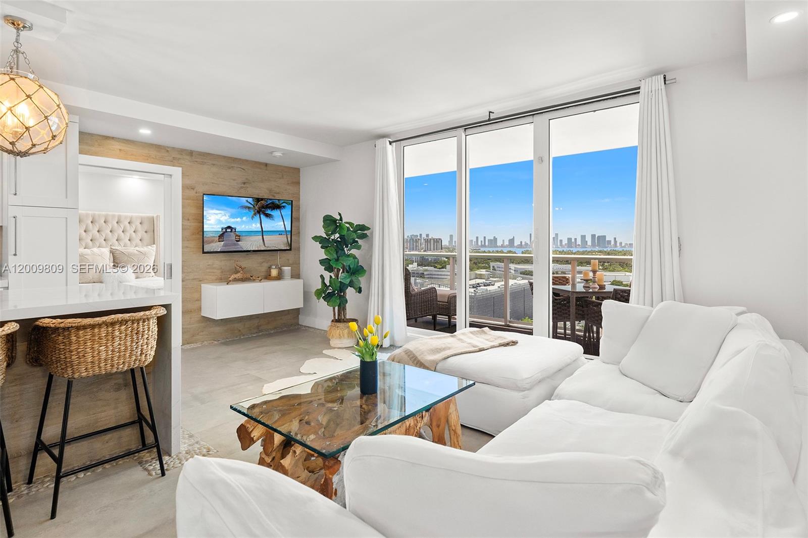 2301 Collins Ave #1533