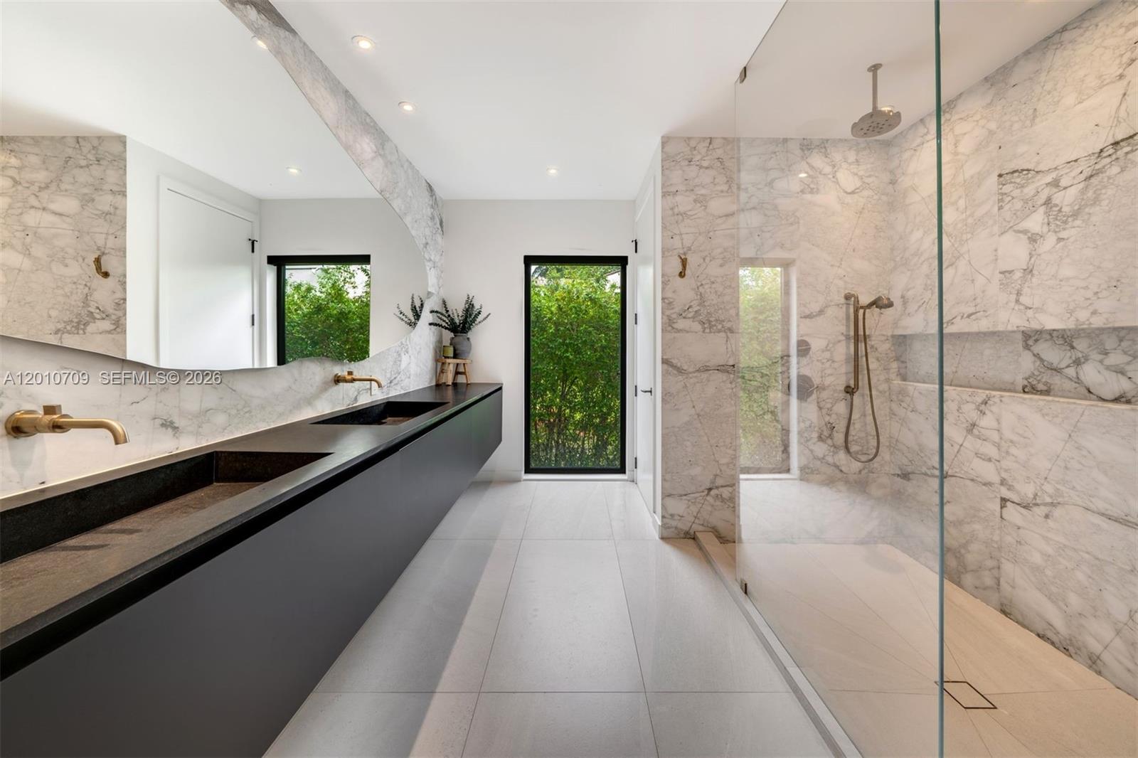 5225 La Gorce Dr Miami Beach, FL 33140