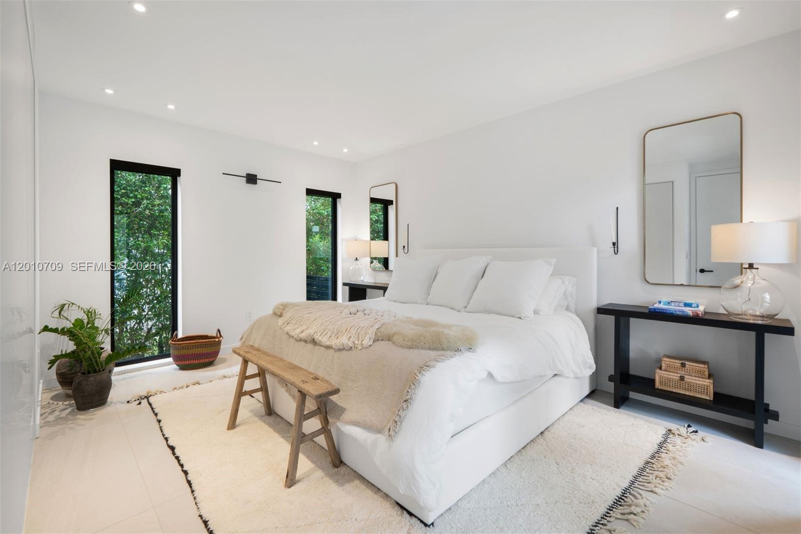 5225 La Gorce Dr Miami Beach, FL 33140