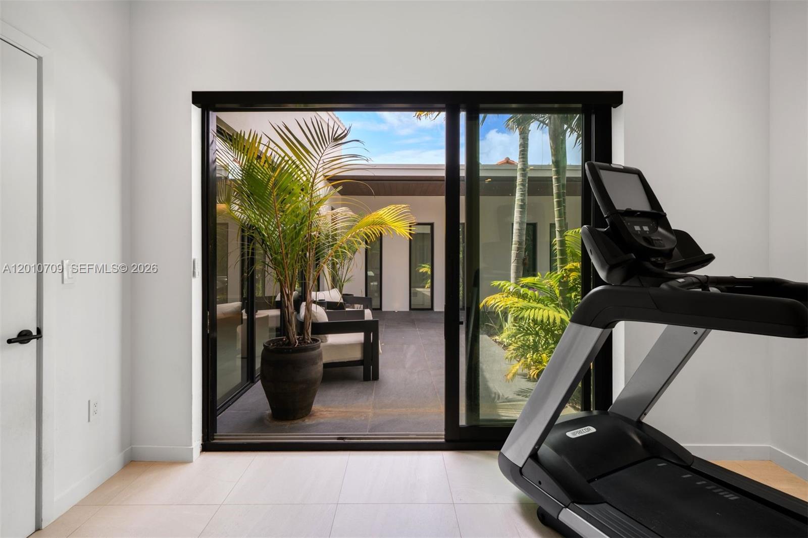 5225 La Gorce Dr Miami Beach, FL 33140