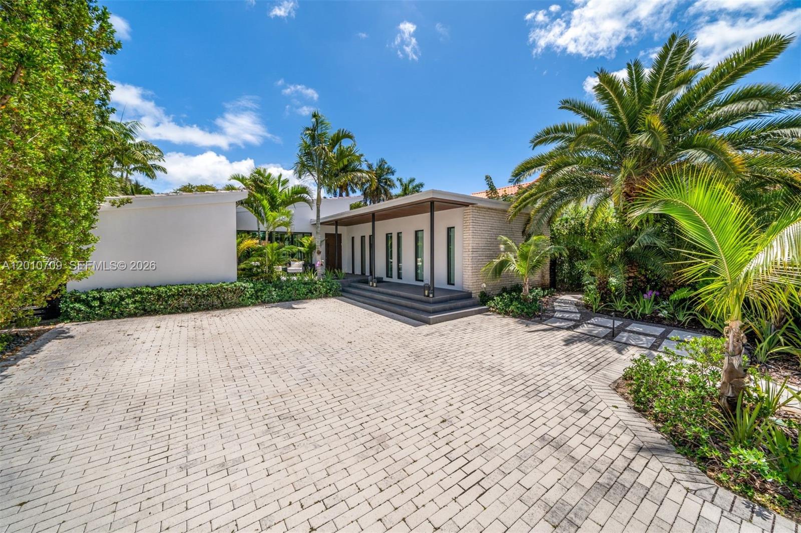 5225 La Gorce Dr Miami Beach, FL 33140