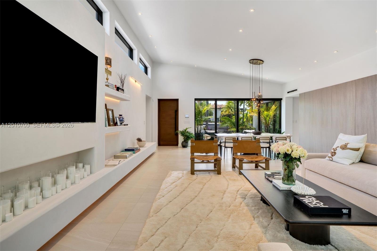 5225 La Gorce Dr Miami Beach, FL 33140