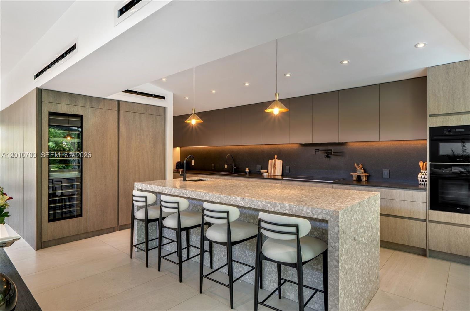 5225 La Gorce Dr Miami Beach, FL 33140