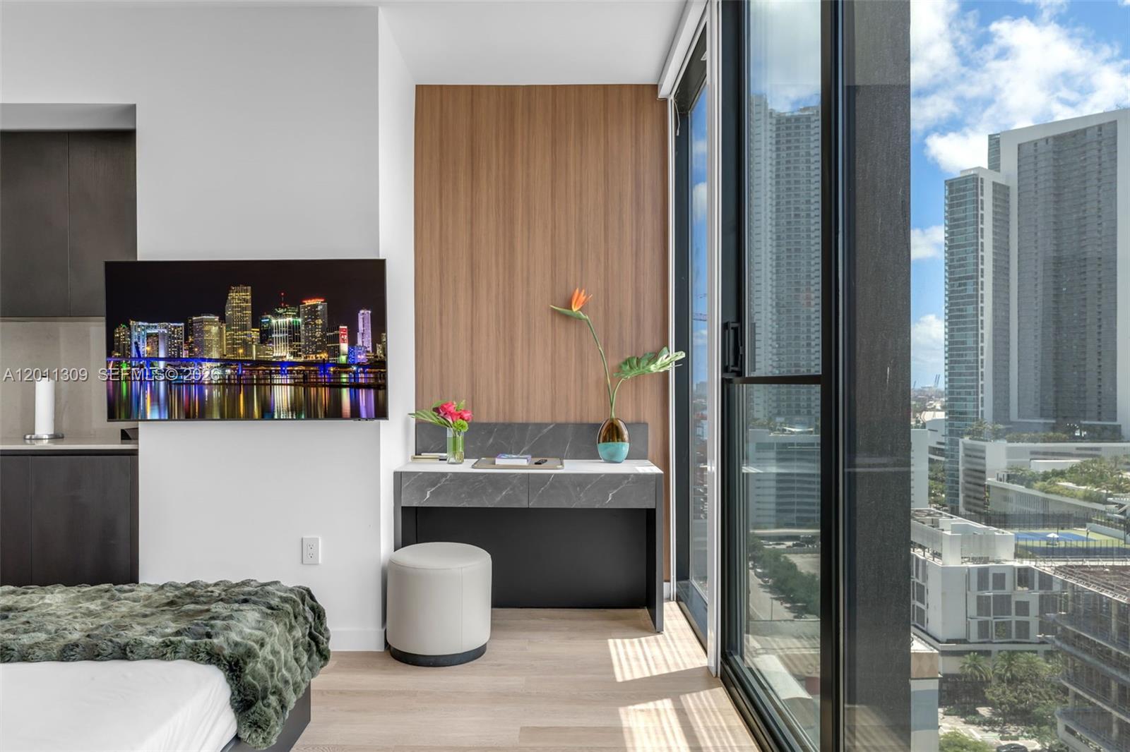 20 NE 11st St #3410 Miami, FL 33132