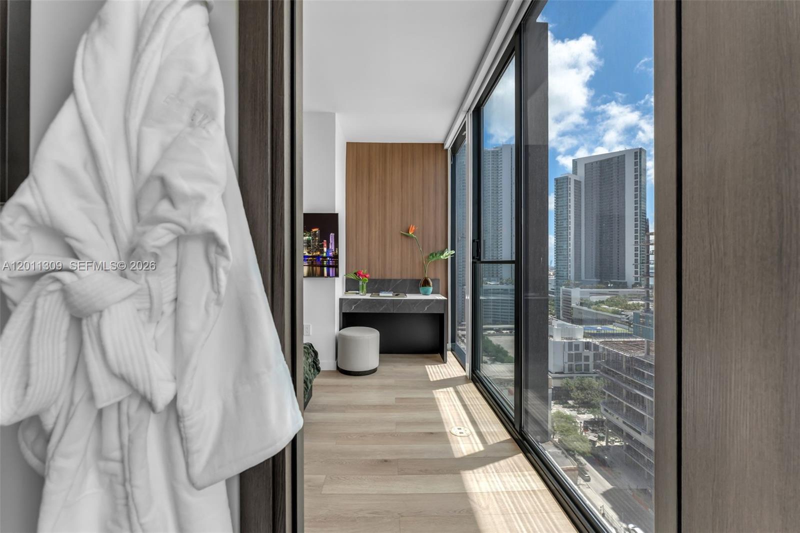 20 NE 11st St #3410 Miami, FL 33132