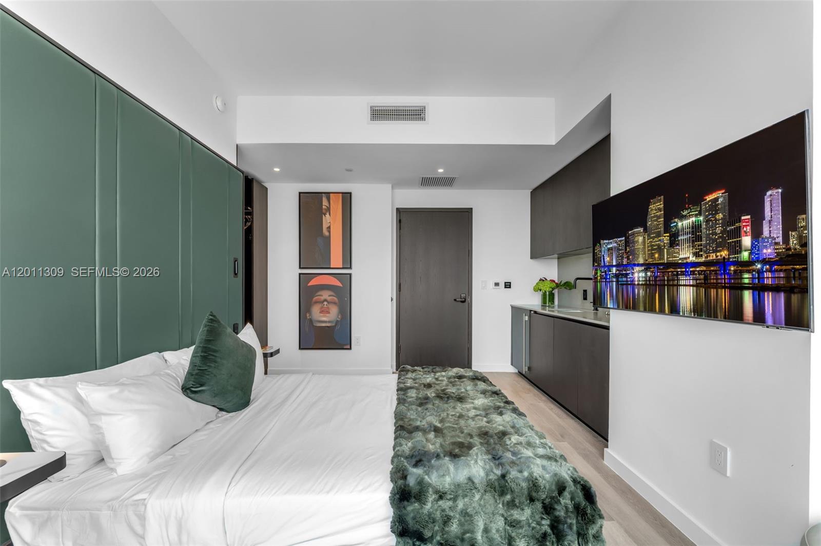 20 NE 11st St #3410 Miami, FL 33132