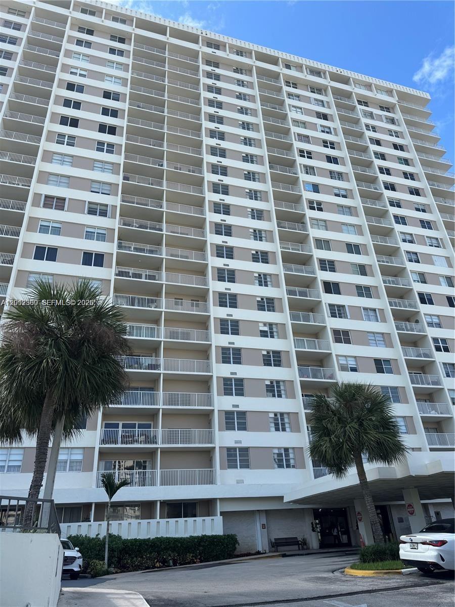 image Arlen House Condo21