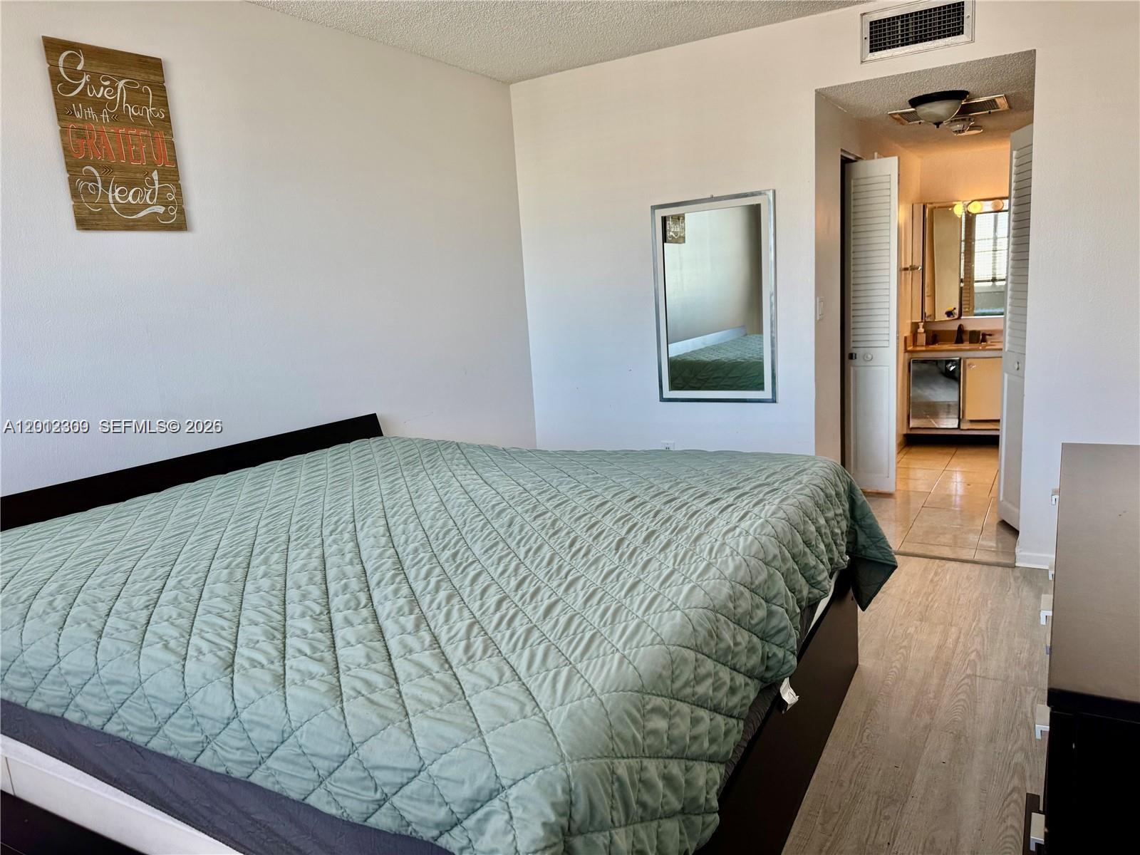 image Arlen House Condo3