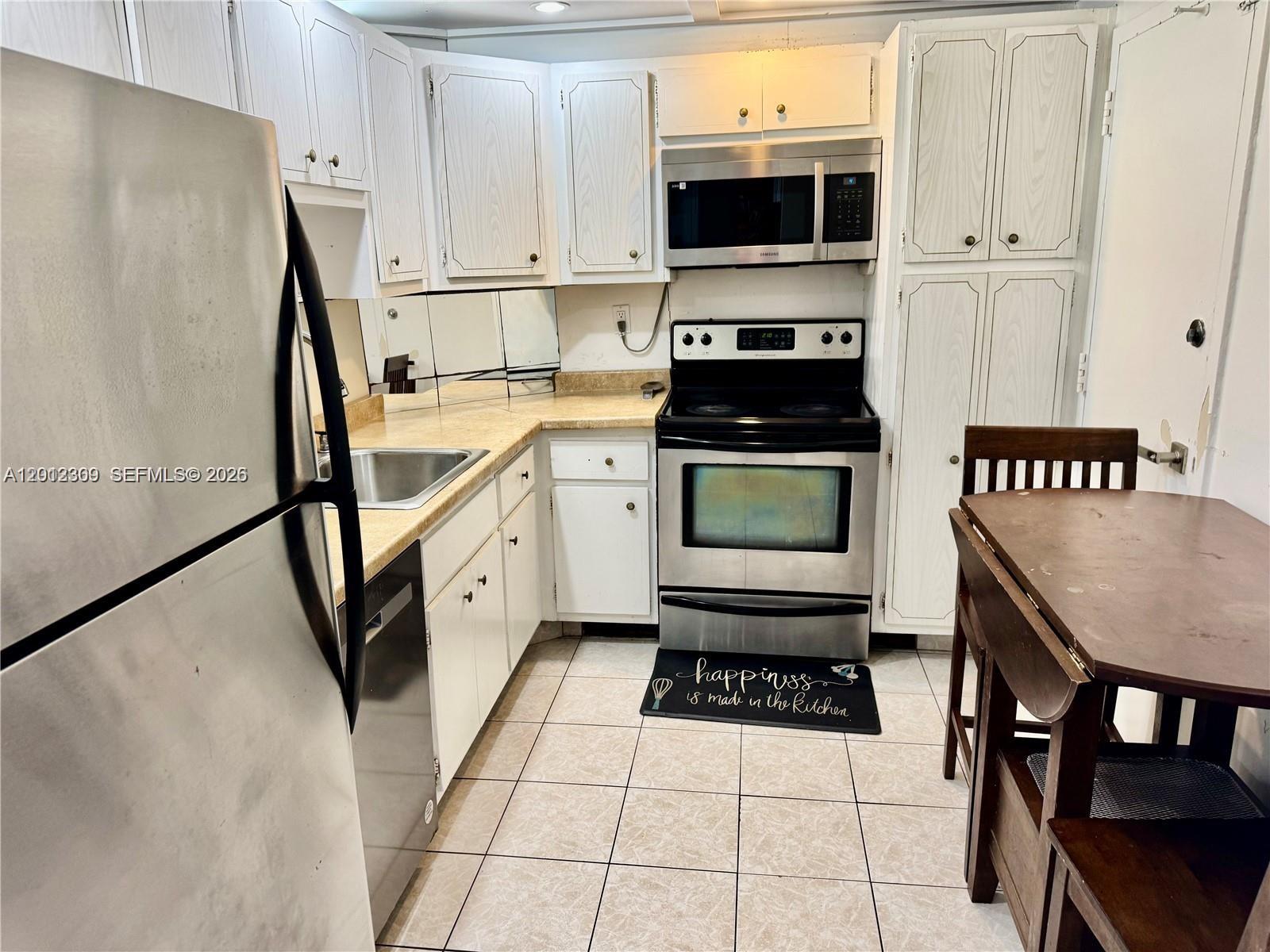 image Arlen House Condo5