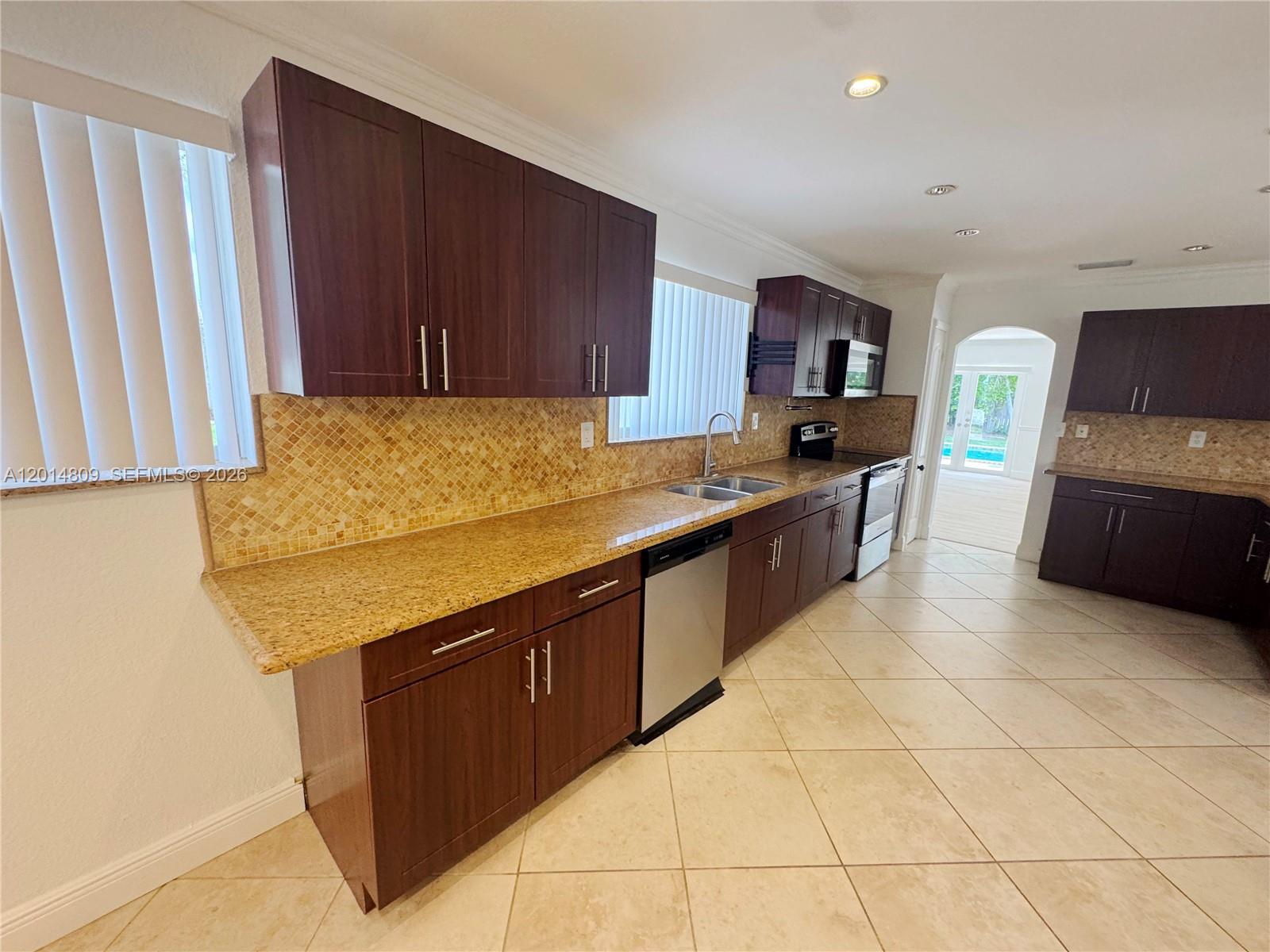 9620 Kendale Blvd Miami, FL 33176