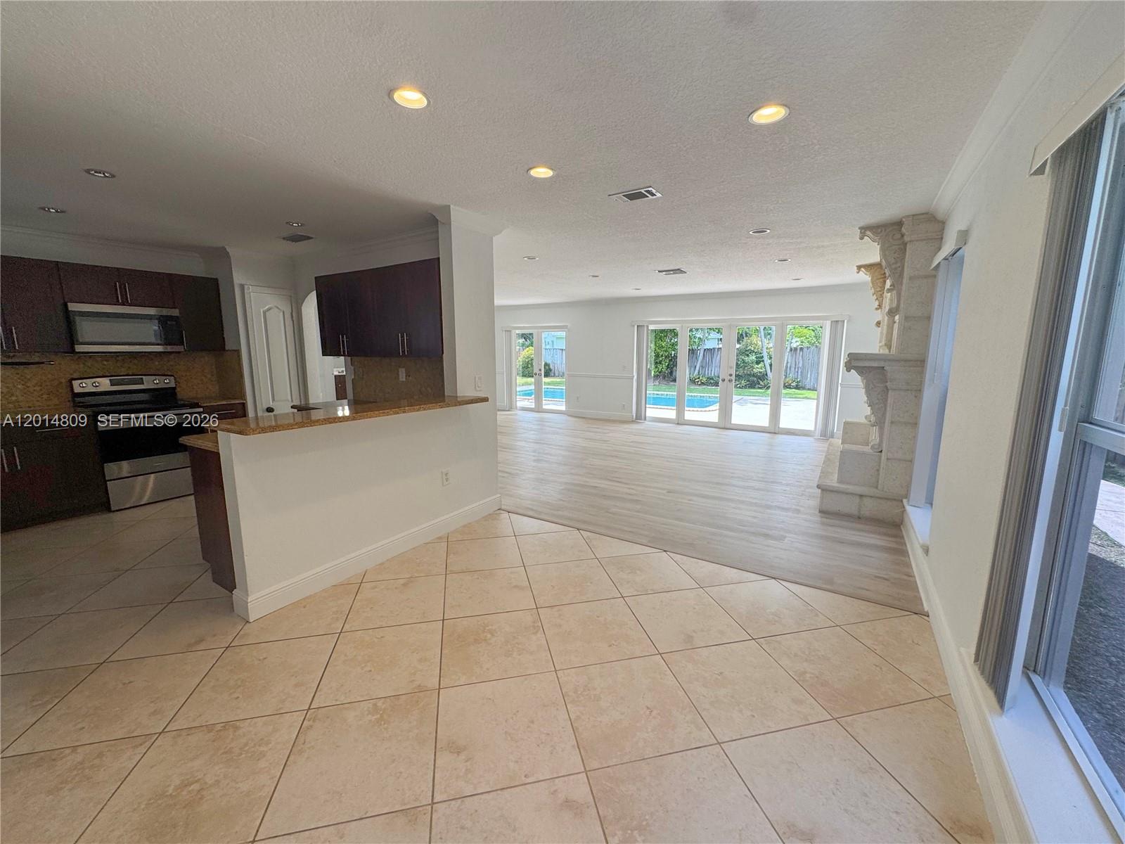 9620 Kendale Blvd Miami, FL 33176