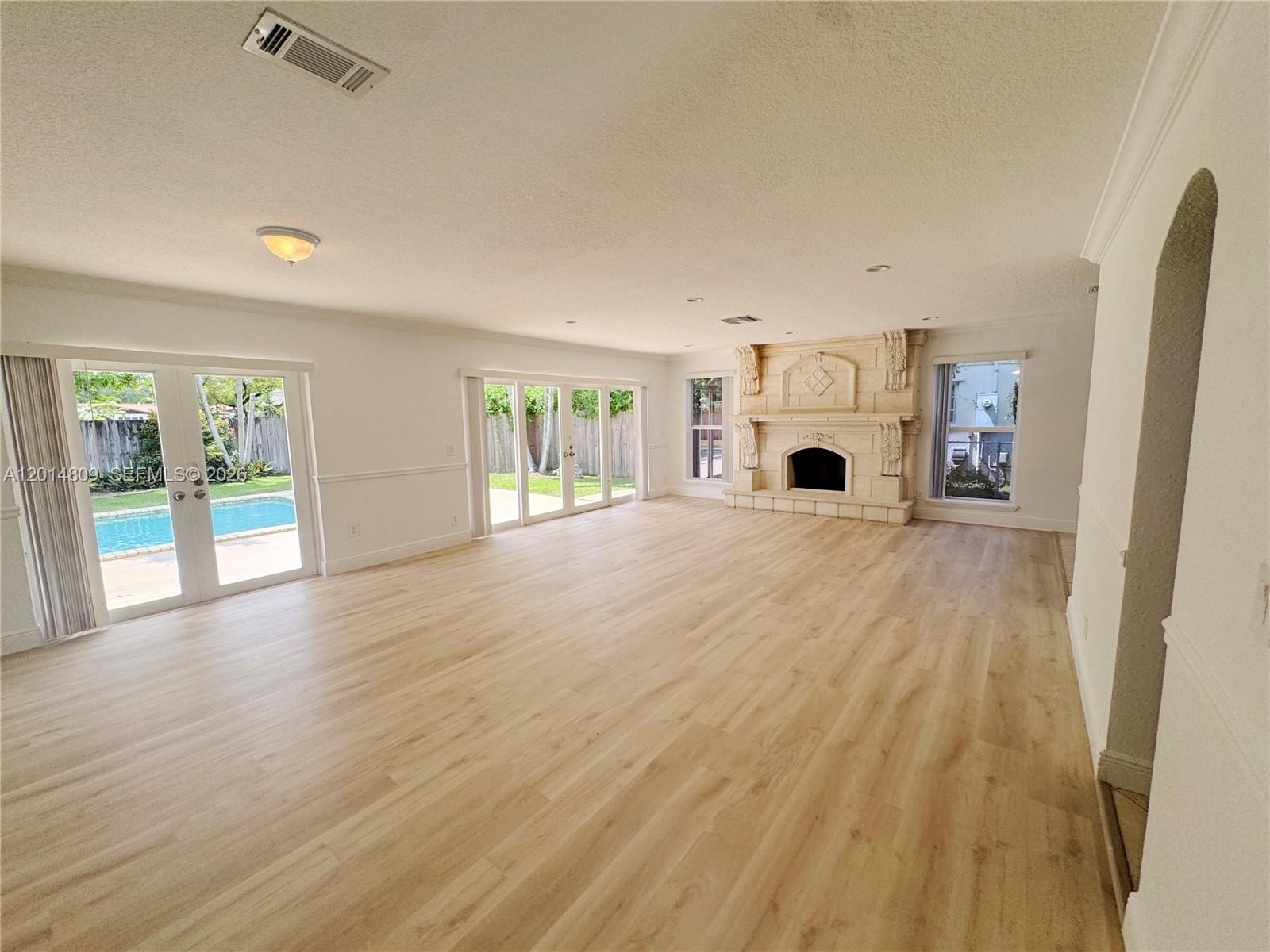 9620 Kendale Blvd Miami, FL 33176