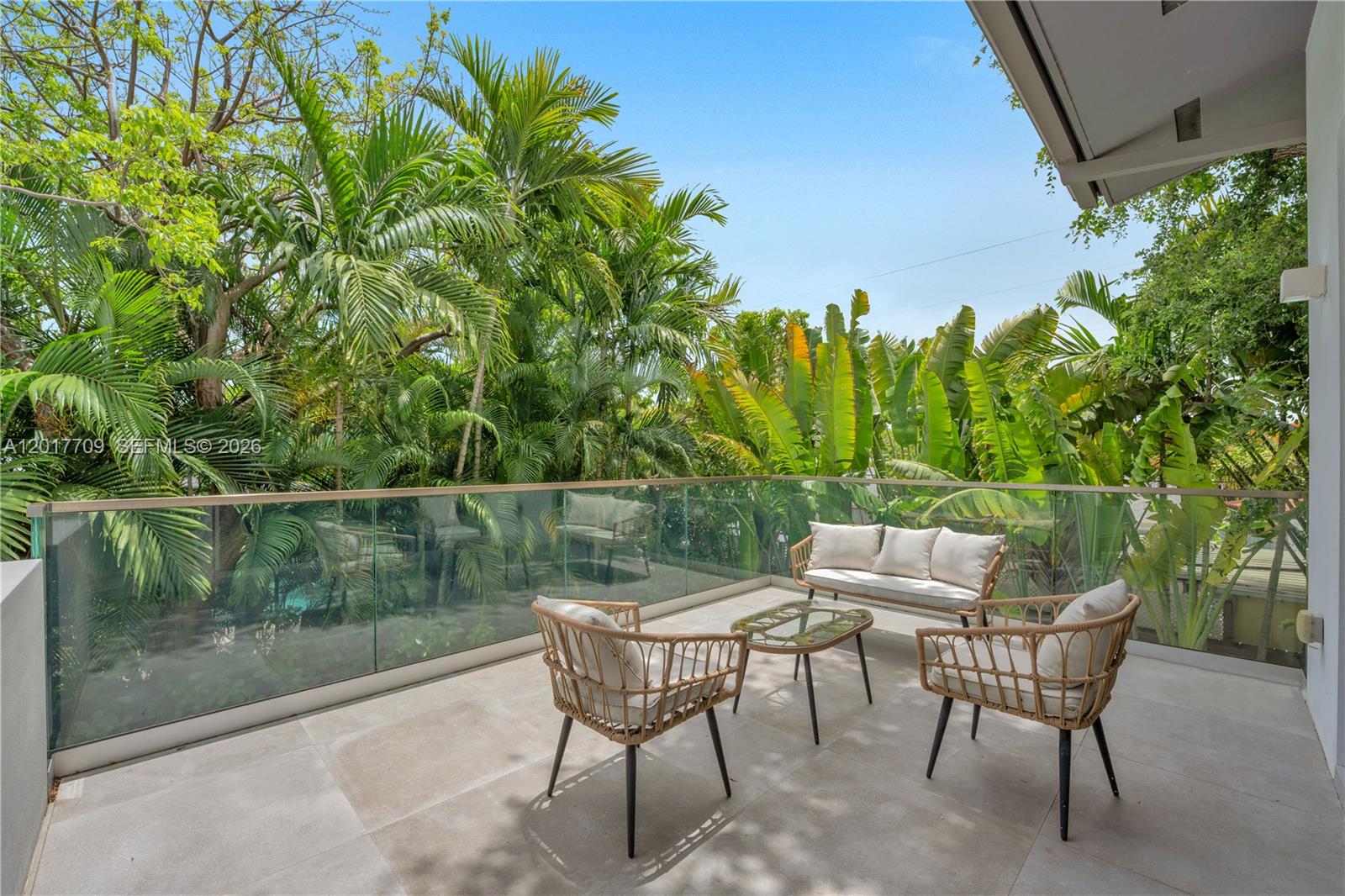 10 Samana Dr Miami, FL 33133
