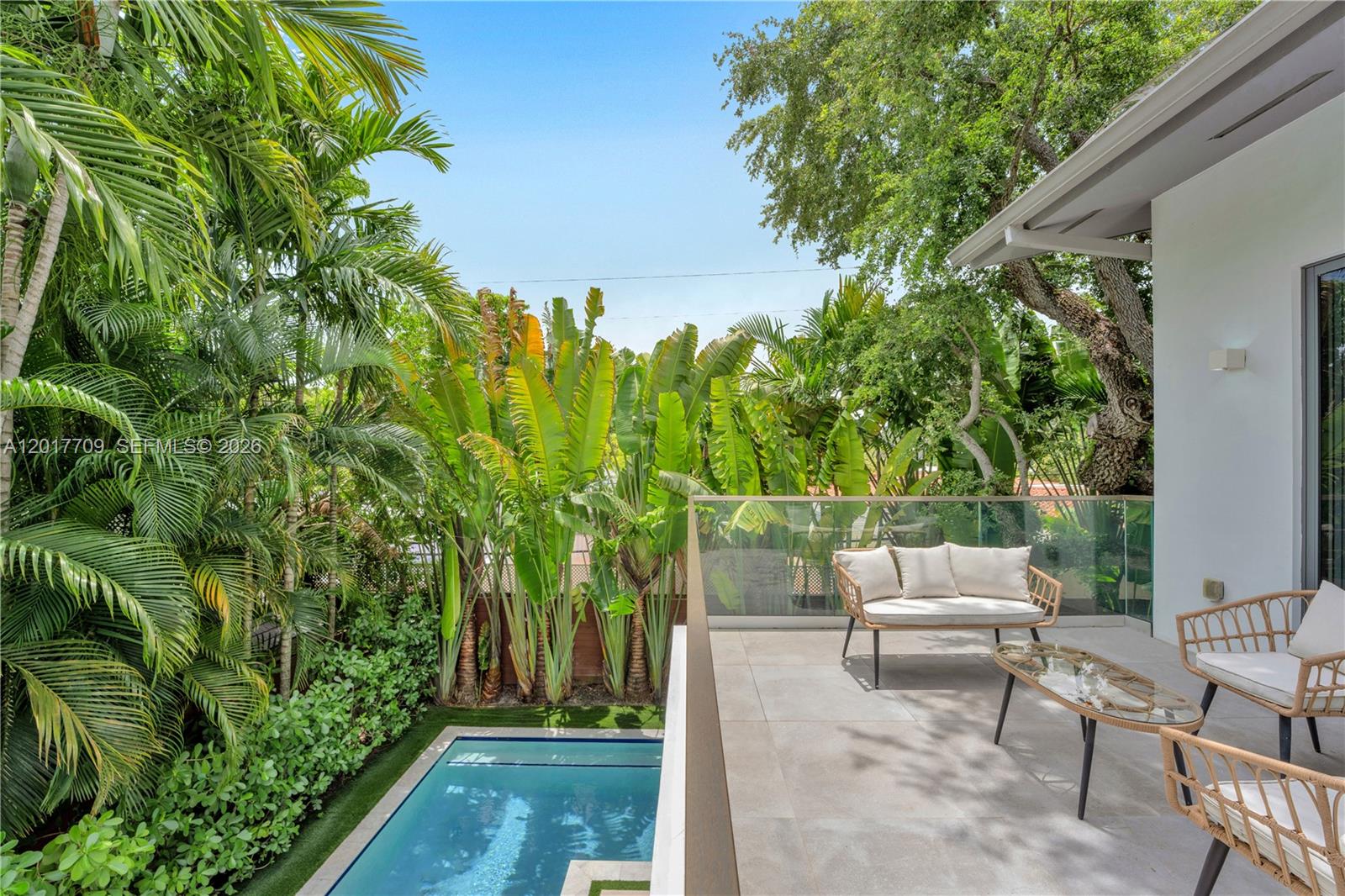 10 Samana Dr Miami, FL 33133