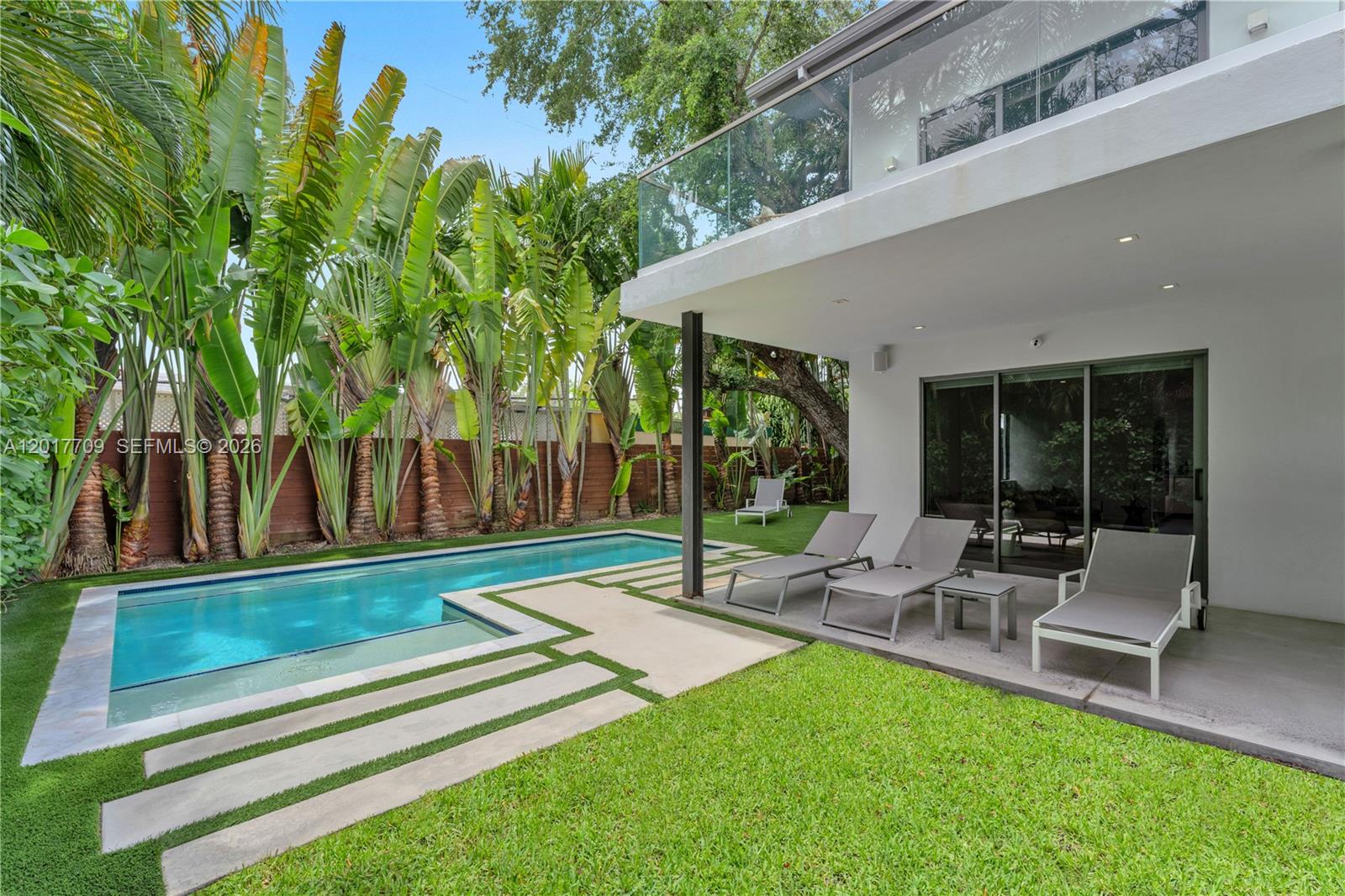 10 Samana Dr Miami, FL 33133