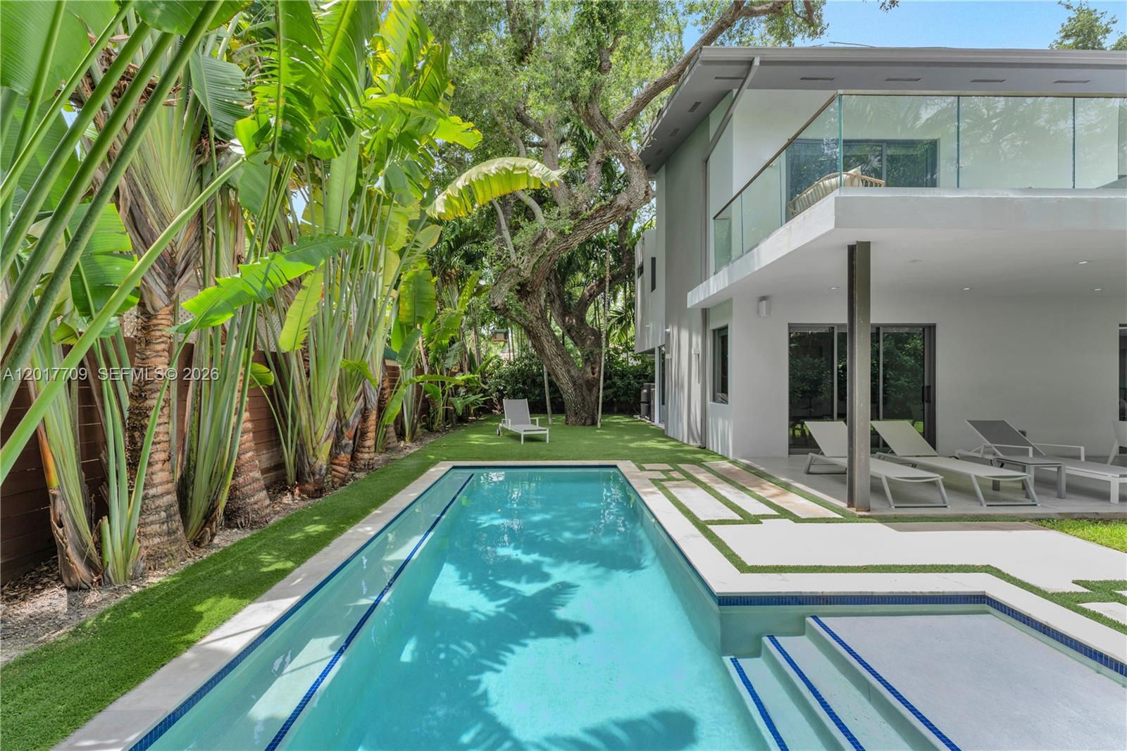 10 Samana Dr Miami, FL 33133
