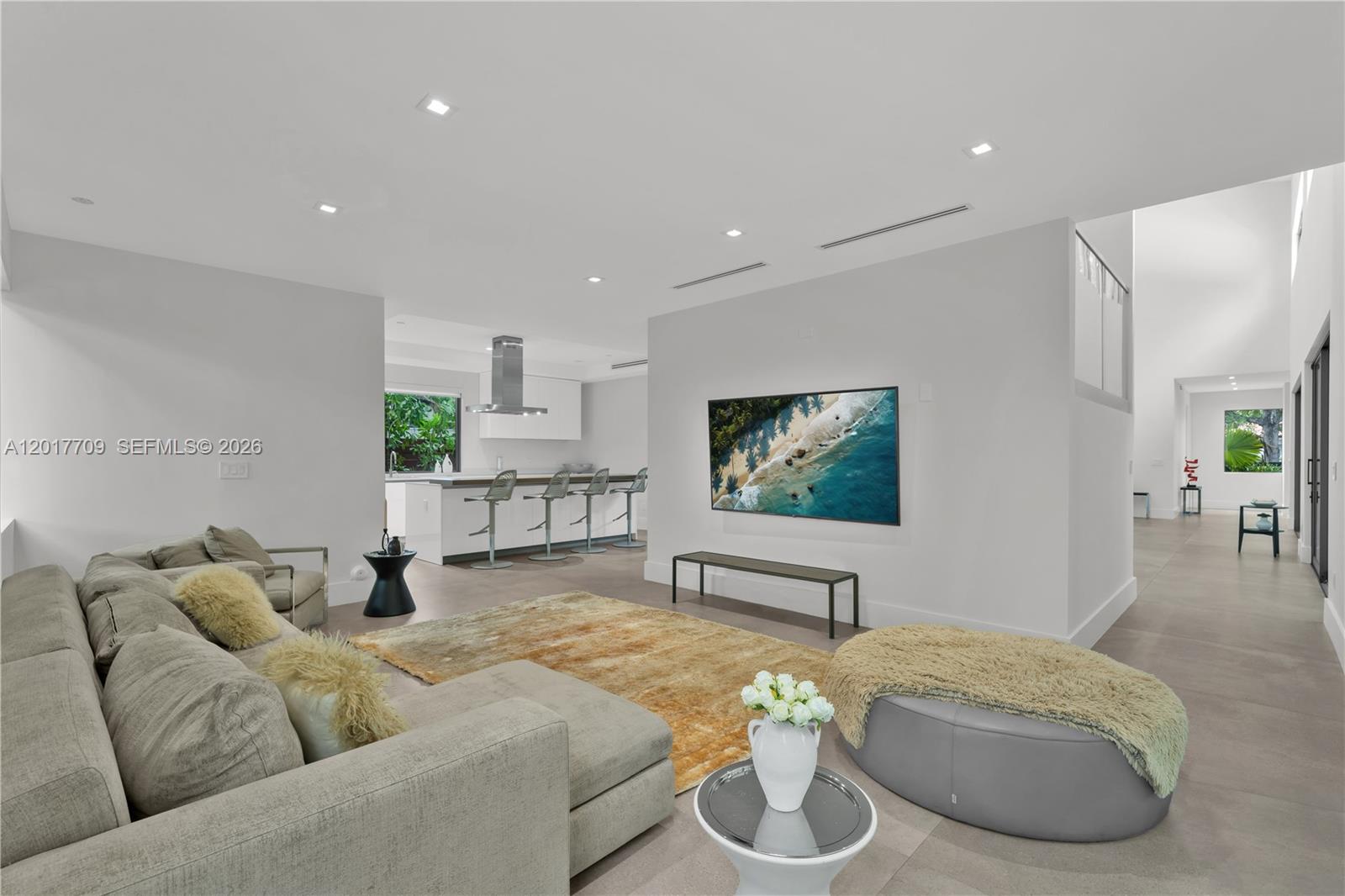 10 Samana Dr Miami, FL 33133